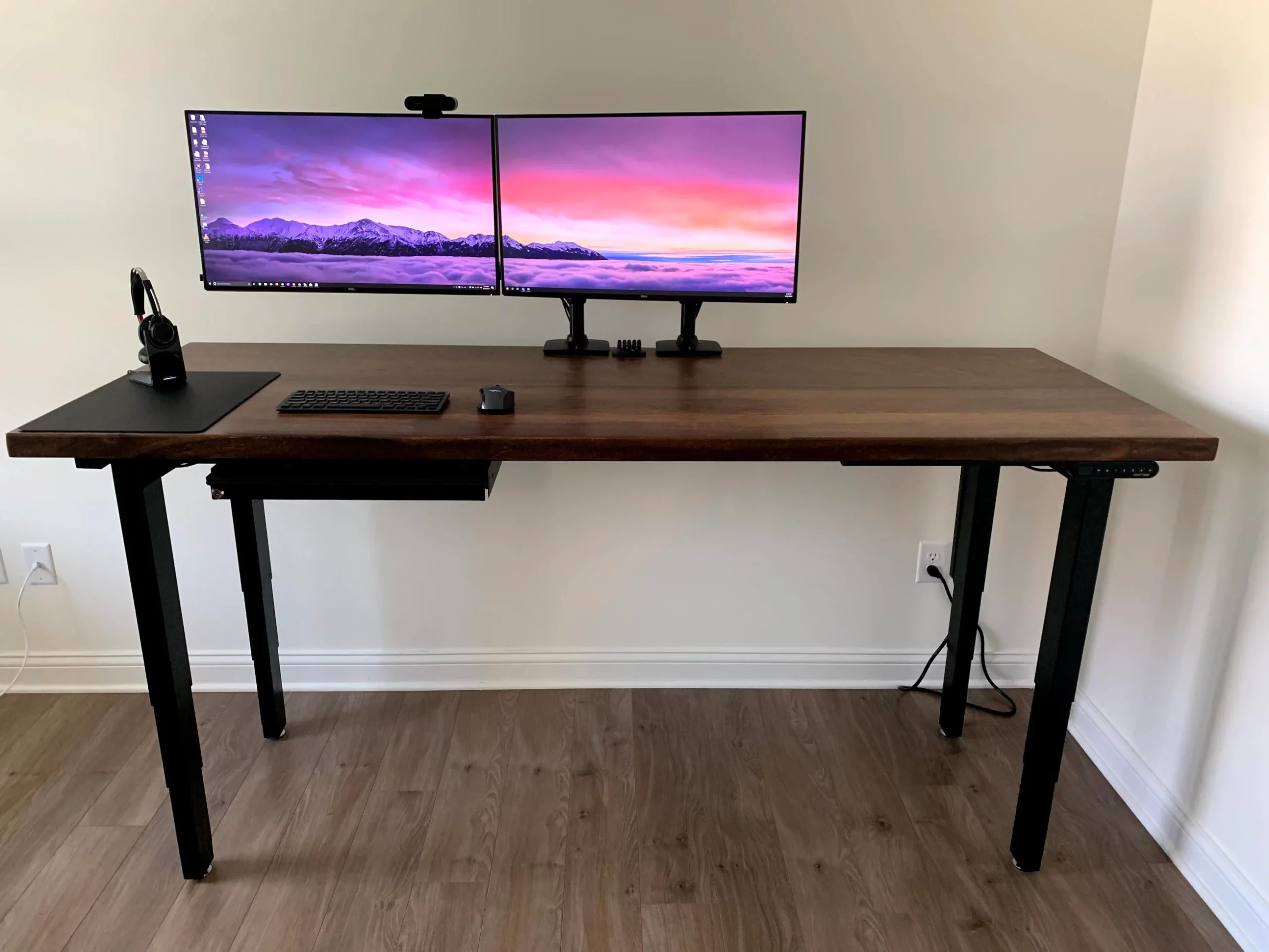 Uplift V2 4-Leg Standing Desk